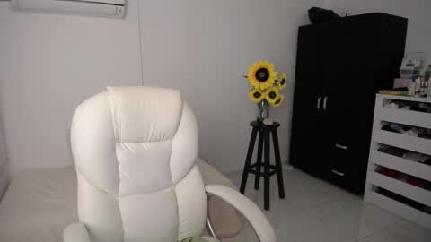Snapshot of ana_hotmilf chatting on 03.07.25  Ana  online show from 03.07.25