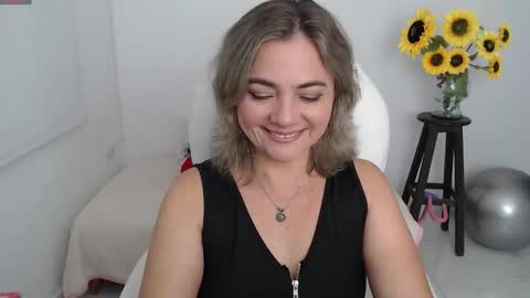 Snapshot of ana_hotmilf chatting on 09.08.25  Ana  online show from 09.08.25