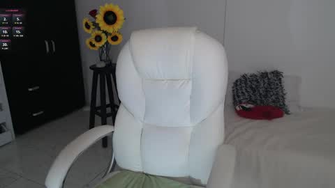 Snapshot of ana_hotmilfx chatting on 03.09.25 ANA online show from 03.09.25