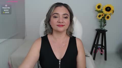 Snapshot of ana_hotmilfx chatting on 10.21.25 ANA online show from 10.21.25