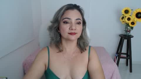 Snapshot of ana_hotmilfx chatting on 11.21.25 ANA online show from 11.21.25