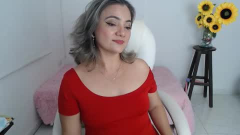 Snapshot of ana_hotmilfx chatting on 11.25.25 ANA online show from 11.25.25