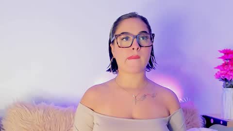 Snapshot of ana_levi chatting on 02.12.26 Ana online show from 02.12.26