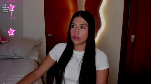 Snapshot of ana_m_ chatting on 05.20.26 Ana online show from 05.20.26