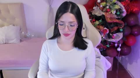 Im anna but you can call me as you want online show from 12.17.24