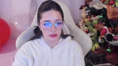 Im anna but you can call me as you want online show from 12.20.24