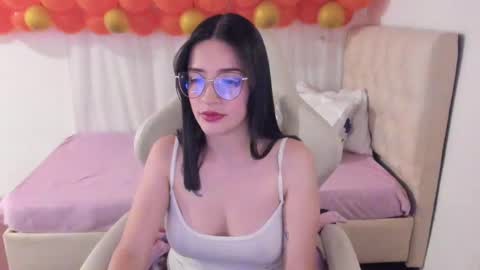 Im anna but you can call me as you want online show from 02.18.25