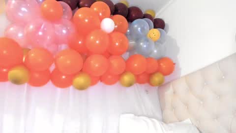 Im anna but you can call me as you want online show from 02.24.25