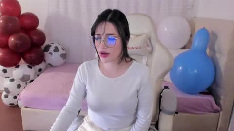 Im anna but you can call me as you want online show from 09.18.25