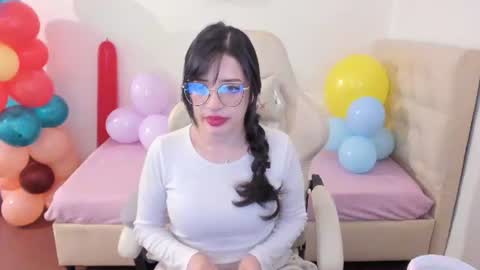 Im anna but you can call me as you want online show from 06.19.26