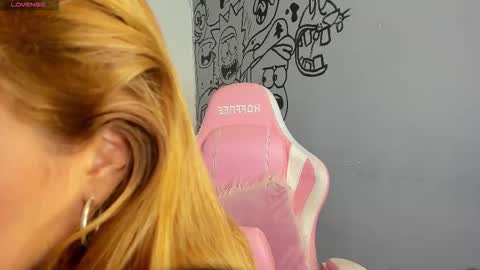 ana_star_ online show from 01.09.26