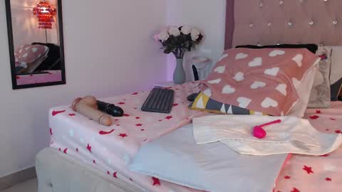 Snapshot of anaa_moon chatting on 02.26.25 Ana Moon online show from 02.26.25