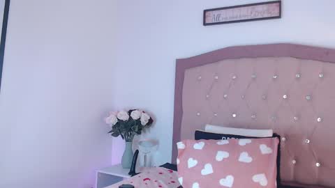Snapshot of anaa_moon chatting on 02.28.25 Ana Moon online show from 02.28.25