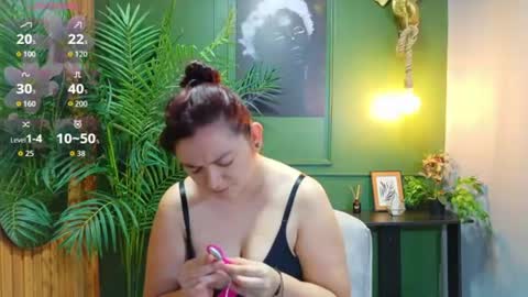 Snapshot of anaa_rosee chatting on 06.30.26 Ana online show from 06.30.26
