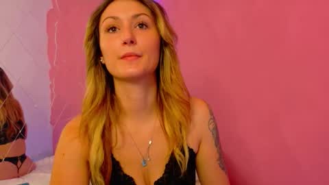 anaayss online show from 10.15.25