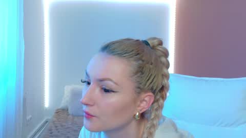 anaayss online show from 03.04.26