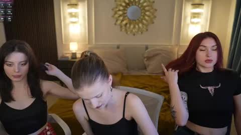 Snapshot of anabel2054 chatting on 03.03.25 Sweet girls online show from 03.03.25