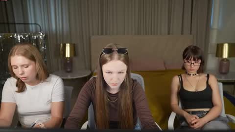 Snapshot of anabel2054 chatting on 09.11.25 Sweet girls online show from 09.11.25