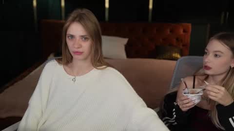 Snapshot of anabel2054 chatting on 09.16.25 Sweet girls online show from 09.16.25