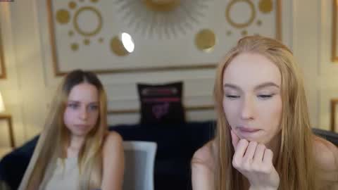 Snapshot of anabel2054 chatting on 10.22.25 Sweet girls online show from 10.22.25