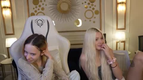 Snapshot of anabel2054 chatting on 11.03.25 Sweet girls online show from 11.03.25