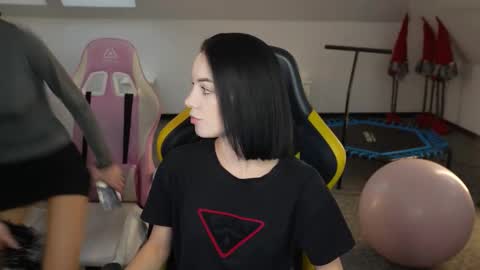 Snapshot of anabel2054 chatting on 11.06.25 Sweet girls online show from 11.06.25