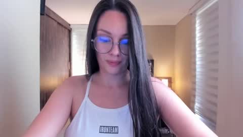 Snapshot of anabel_25 chatting on 01.10.25 Anabel online show from 01.10.25