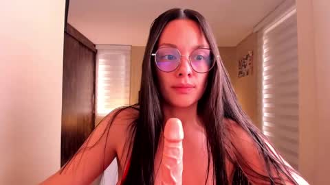 Snapshot of anabel_25 chatting on 01.21.25 Anabel online show from 01.21.25