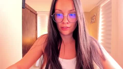 Snapshot of anabel_25 chatting on 01.22.25 Anabel online show from 01.22.25