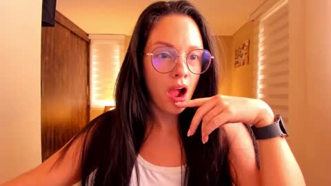 Snapshot of anabel_25 chatting on 01.28.25 Anabel online show from 01.28.25