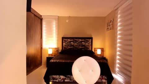 Snapshot of anabel_25 chatting on 02.21.25 Anabel online show from 02.21.25