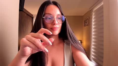 Snapshot of anabel_25 chatting on 03.11.25 Anabel online show from 03.11.25