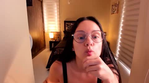 Snapshot of anabel_25 chatting on 09.30.25 Anabel online show from 09.30.25