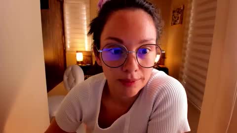 Snapshot of anabel_25 chatting on 10.21.25 Anabel online show from 10.21.25