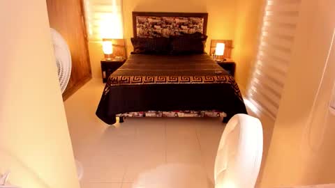 Snapshot of anabel_25 chatting on 10.27.25 Anabel online show from 10.27.25