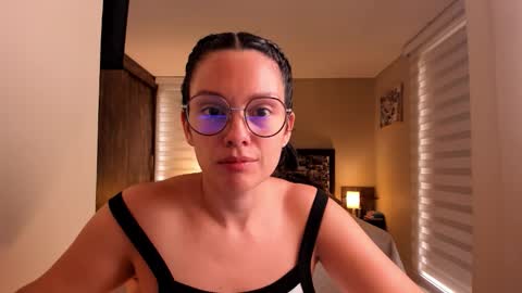 Snapshot of anabel_25 chatting on 12.02.25 Anabel online show from 12.02.25