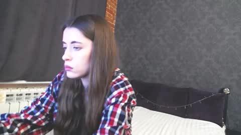 Snapshot of anabelblack chatting on 12.16.25 Anna online show from 12.16.25