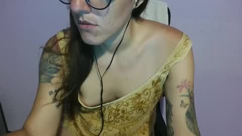 anabelucci_ online show from 05.21.26