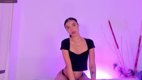 ANABEL WOLF  online show from 02.25.25