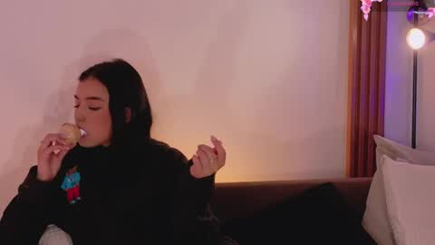 ANABEL WOLF  online show from 04.29.26