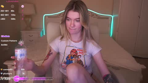 Snapshot of anacondaon chatting on 12.25.24 Nika online show from 12.25.24