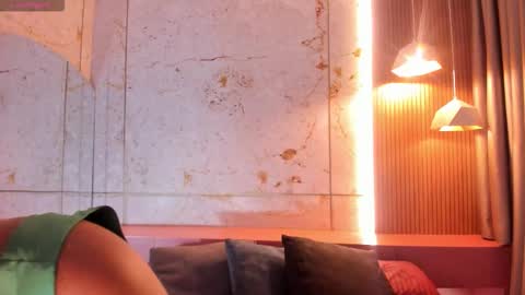 Anna online show from 09.19.25