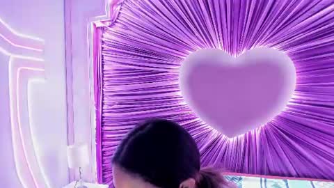 Snapshot of anaelle_bardin chatting on 06.22.26 Anna online show from 06.22.26