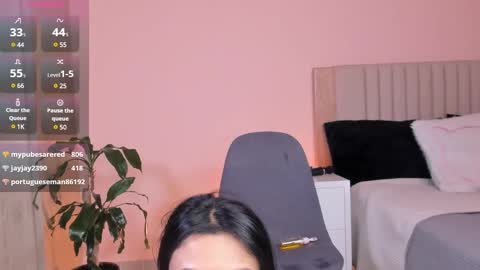 Ana Henao or Annie... Follow me ahenaocb Insta  X online show from 03.04.25