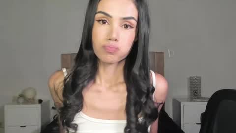 Ana Henao or Annie... Follow me ahenaocb Insta  X online show from 04.25.26