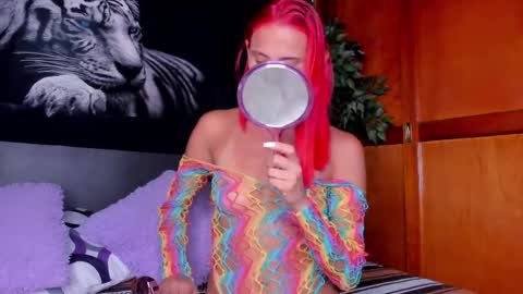 Anahi online show from 10.04.25