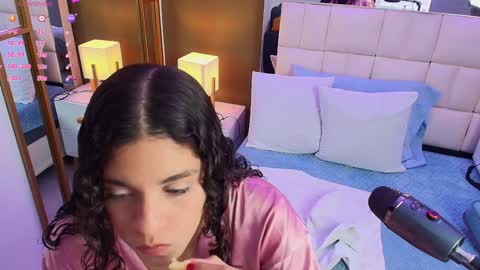 Anahi  online show from 02.06.25