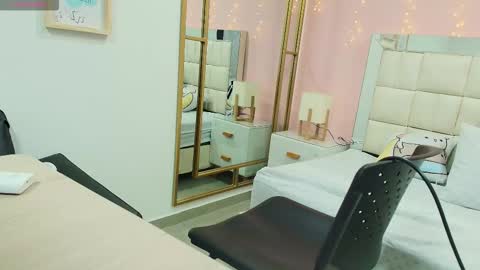 Anahi  online show from 11.23.25