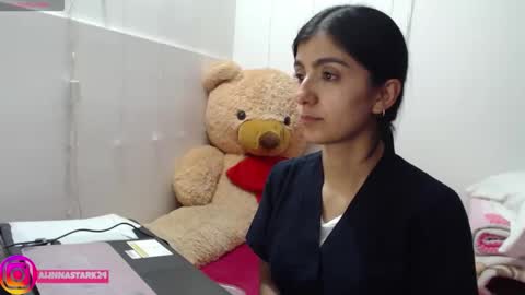 Snapshot of anahibrowns95 chatting on 10.17.25 Anahi Browns online show from 10.17.25