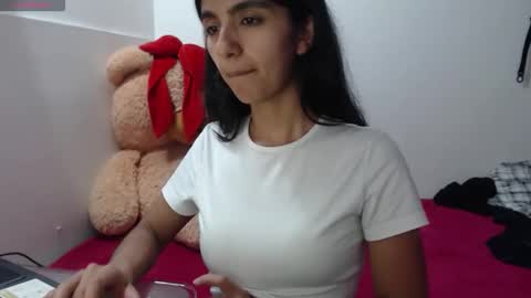 Anahi Browns online show from 05.07.26